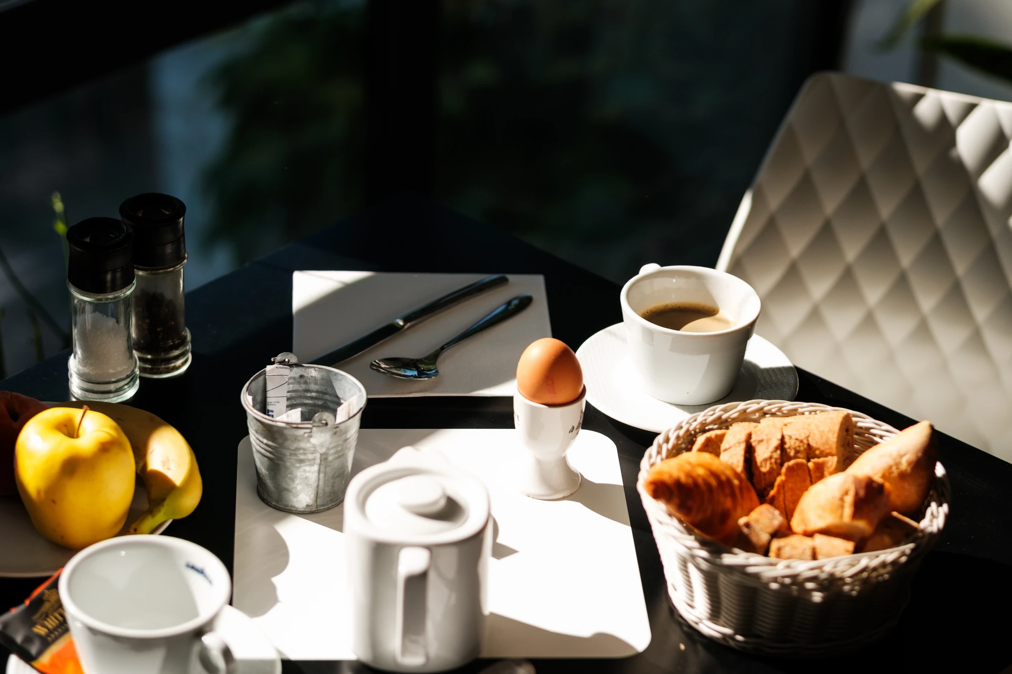 gros plan sur la table de petit dejeuner
